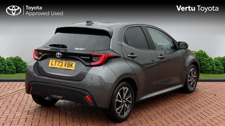 Toyota Yaris 1.5 Hybrid Design 5dr CVT Hybrid Hatchback